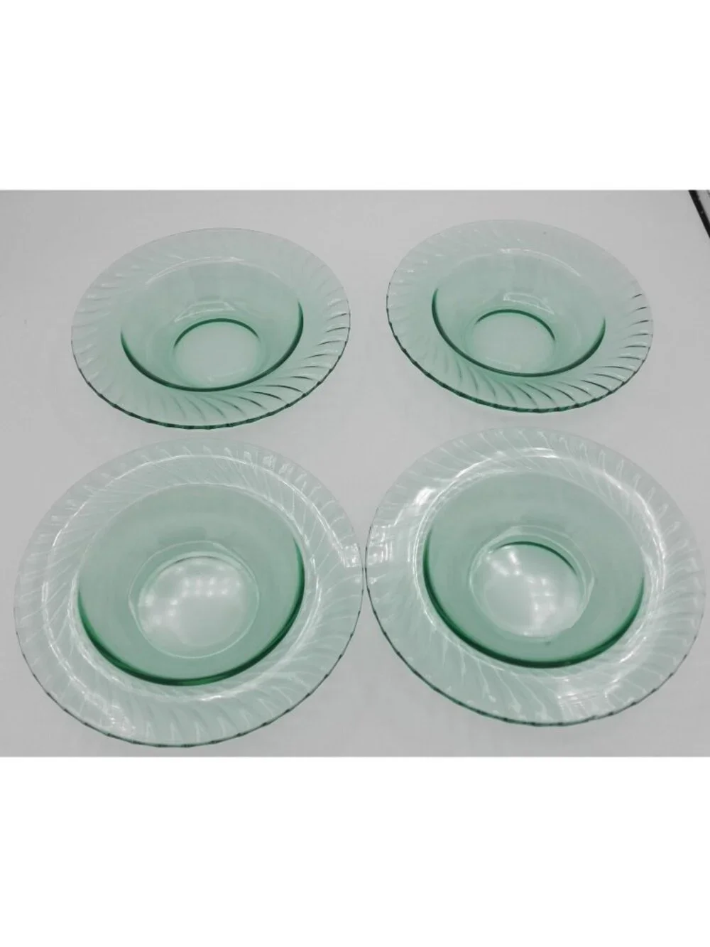 Pyrex Festiva Spring Green Swirl Rimmed Bowls Set of 4 Vintage